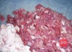 肉丁蒜苗炸酱面的做法图解1