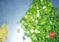 肉丁蒜苗炸酱面的做法图解2