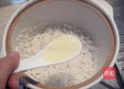 砂锅金虾粥的做法图解1