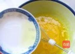 奶茶蜜豆蛋糕卷的做法图解4