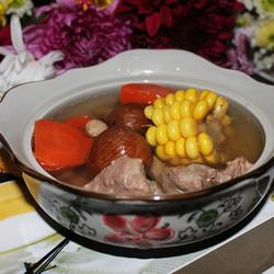 胡萝卜玉米排骨汤的做法[图]