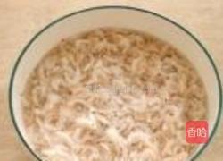 萝卜虾皮鸡蛋水饺的做法图解1