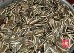 煮五香葵花籽的做法图解3