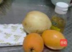 雪梨枇杷羹的做法图解1
