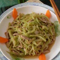 莴笋炒肉的做法[图]