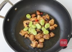 蚕豆烧鸡肉的做法图解9