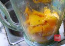 芒果慕斯的做法图解2