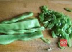 豆角鸡蛋打卤面的做法图解2