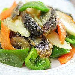 青椒姜芽烩皮蛋的做法[图]