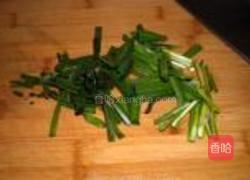 猪红韭菜粥的做法图解2