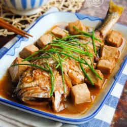 黄鱼烧豆腐的做法[图]