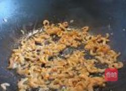 鸡蛋虾米生菜炒饭的做法图解5