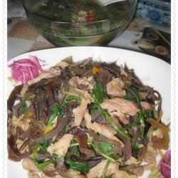 辣炒木耳肉丝的做法[图]