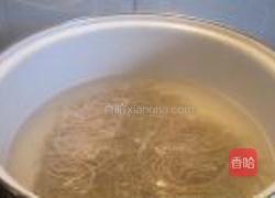 生菜牛肉芥麦面的做法图解3