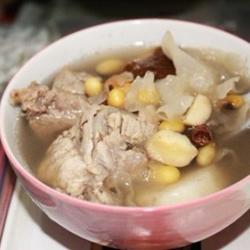 淮山雪耳煲龙骨的做法[图]