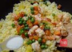 菠萝虾仁炒饭的做法图解7