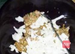 荸荠肉锅贴的做法图解2
