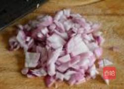 洋葱炒饭的做法图解2