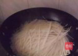 茭白肉丝炒面的做法图解4
