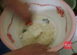 墨鱼韭菜面的做法图解3