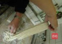 墨鱼韭菜面的做法图解11