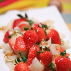 桂花百合草莓的做法[图]