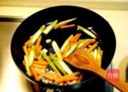 绿酱虾球螺丝面的做法图解9