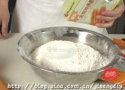 自制无铝油条的做法图解1