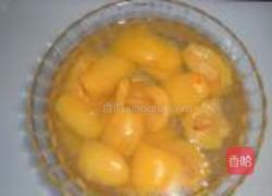 糖水枇杷的做法图解3