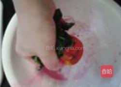 粉色面条的做法图解2