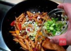 鱼香炒薯仔面的做法图解14