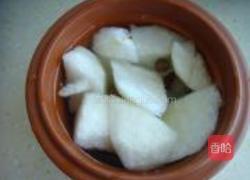 南北杏炖雪梨的做法图解3