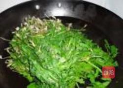 蒲公英肉锅贴的做法图解2