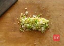 西芹猪肉紫米水饺的做法图解2