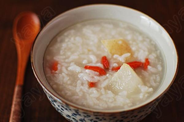 薄荷枸杞雪梨粥