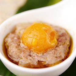 梨汁咸蛋黄蒸肉饼的做法[图]