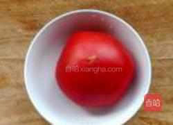 砂糖拌西红柿的做法图解1