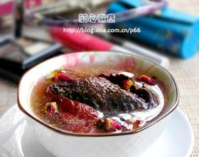 玫瑰鸡血藤炖乌鸡