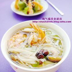 翡翠鲜虾玉米浓汤的做法[图]