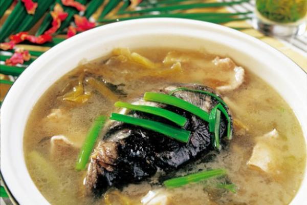 酸菜鱼头汤的精选做法