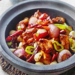 干葱蒜子土鸡煲的做法[图]