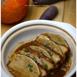 奉化芋艿头扣肉煲的做法[图]