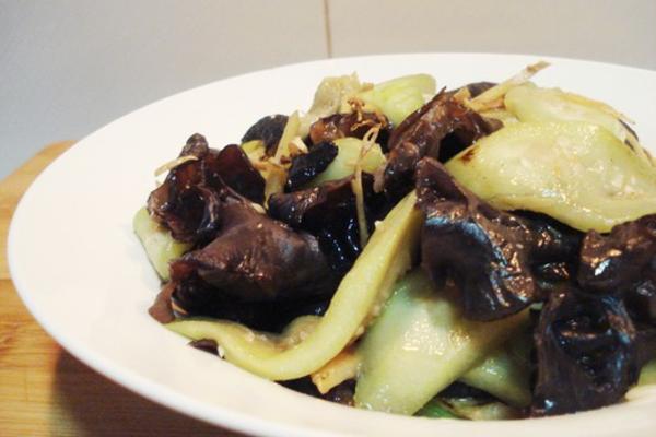 丝瓜炒木耳