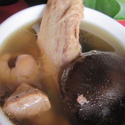 桂圆香菇鸭肉汤的做法[图]