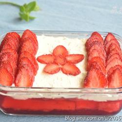 草莓果冻蛋糕的做法[图]