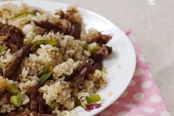 青椒牛肉炒飯的精選做法