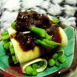 京酱芦笋卷的做法[图]