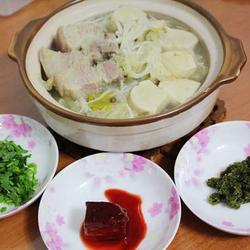 东北酸菜白肉锅的做法[图]