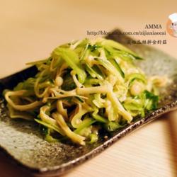 尖椒瓜丝拌金针菇的做法[图]