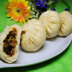 雪菜肉包子的做法[图]